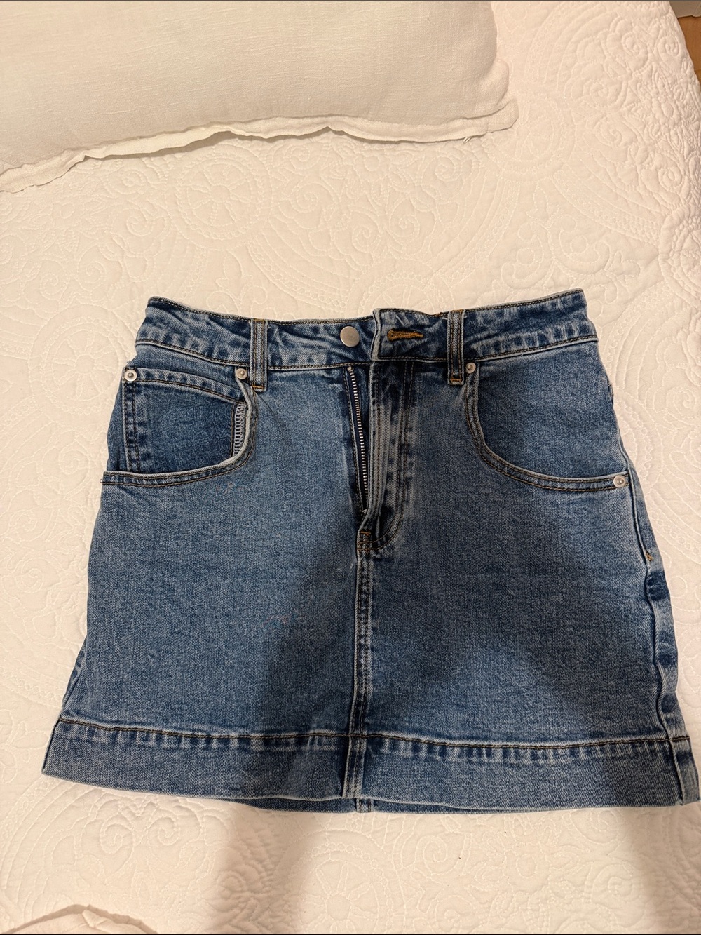 Showpo lara denim mini skirt blue size 4 - Picture 2 of 3